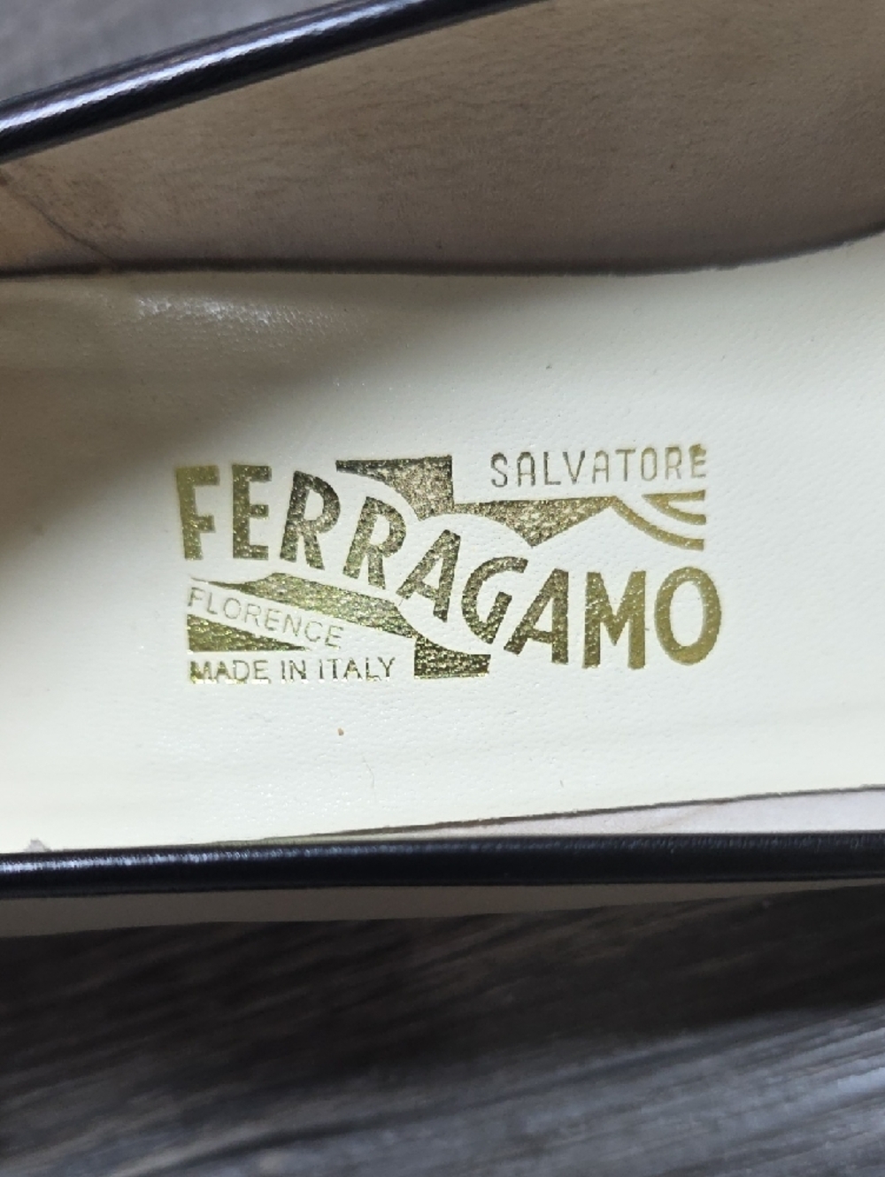 Salvatore Ferragamo | Vintage Two-tone Kittwn Heel Pointed Tassel Pumps Sz 10 - Picture 2 of 16